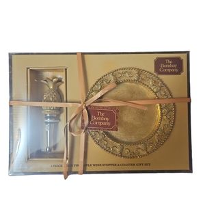 Bombay Company 2 pc Pineapple wine stopper and Coaster Resin gift set